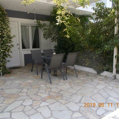 Iris Apartments Apolpaina Exterior photo
