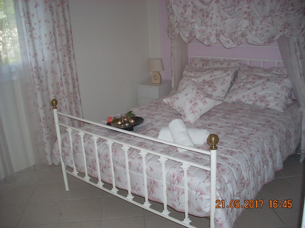 Iris Apartments Apolpaina Exterior photo